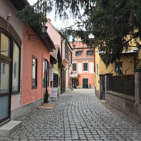 Macskako Apartman Eger Esterno foto