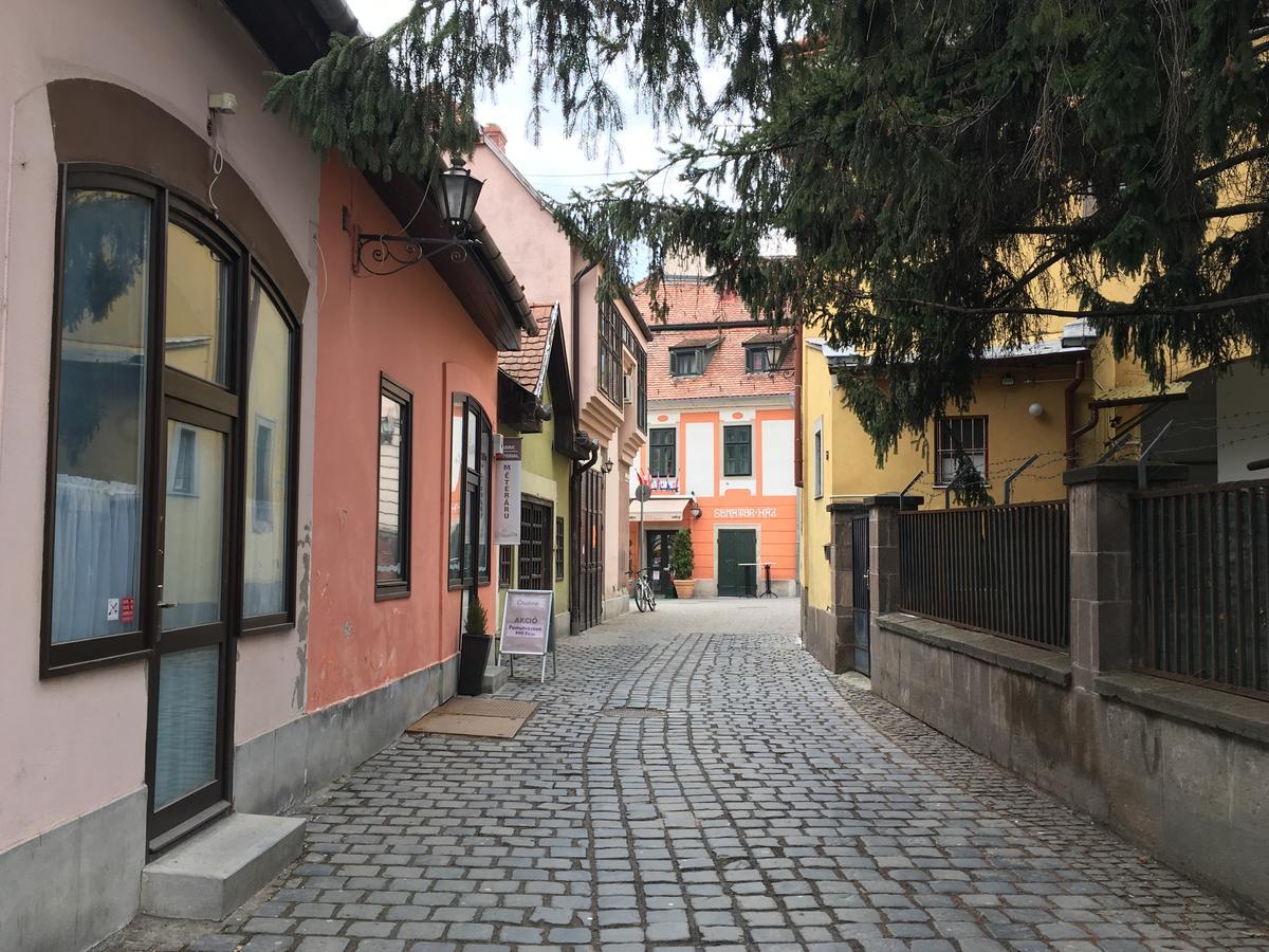 Macskako Apartman Eger Esterno foto